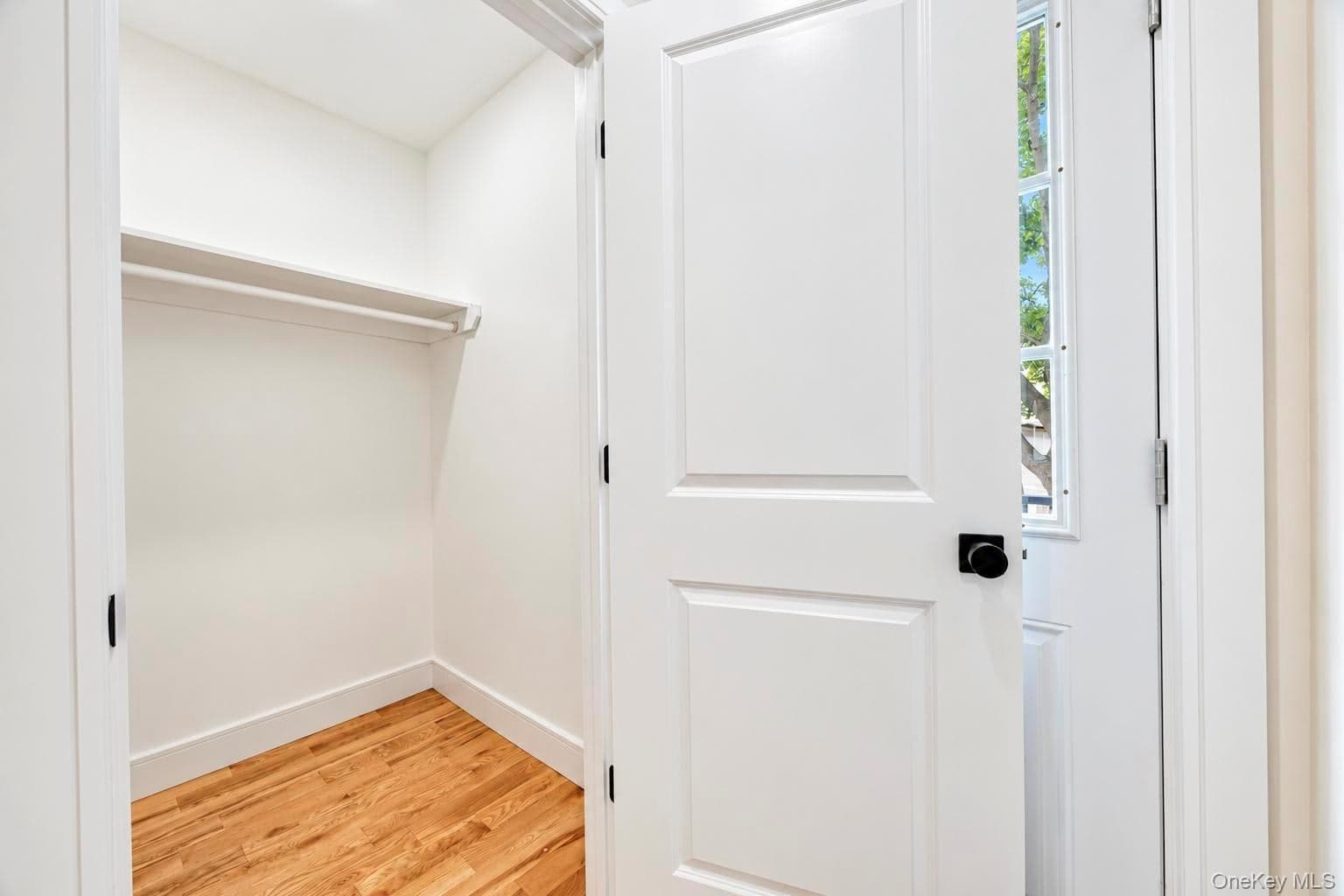 18 Sportsmans Avenue thumbnail 23