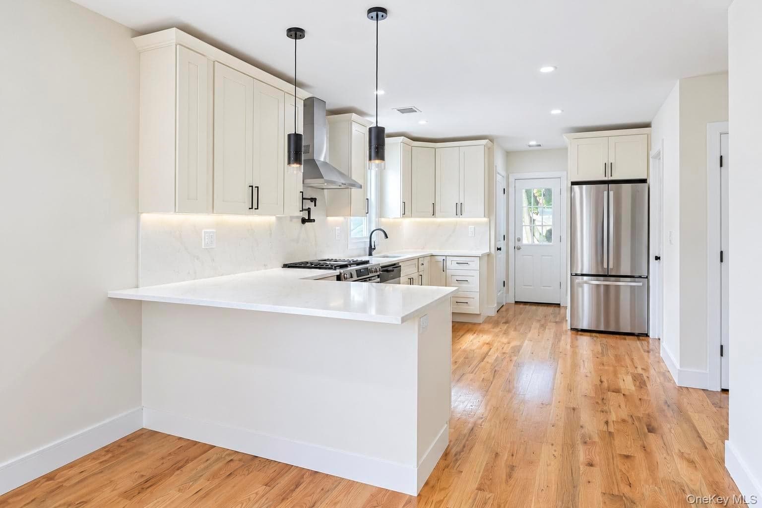 18 Sportsmans Avenue thumbnail 17