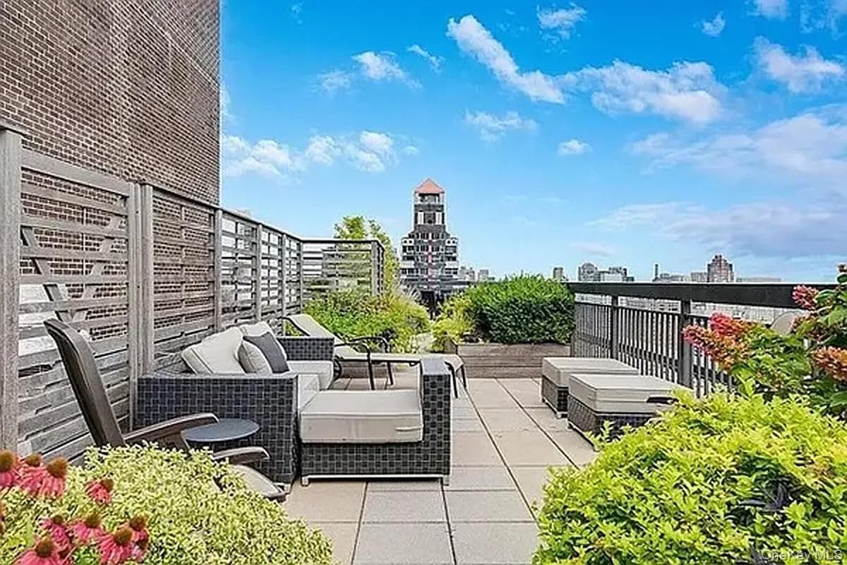 300 E 59th Street Unit: 1903 thumbnail 11