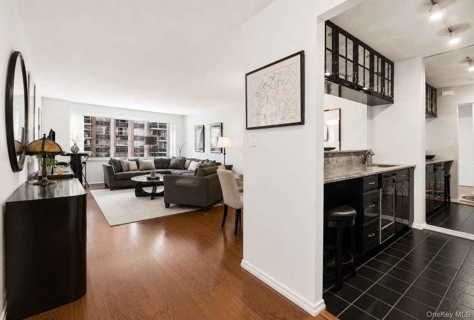 300 E 59th Street Unit: 1903 thumbnail 3