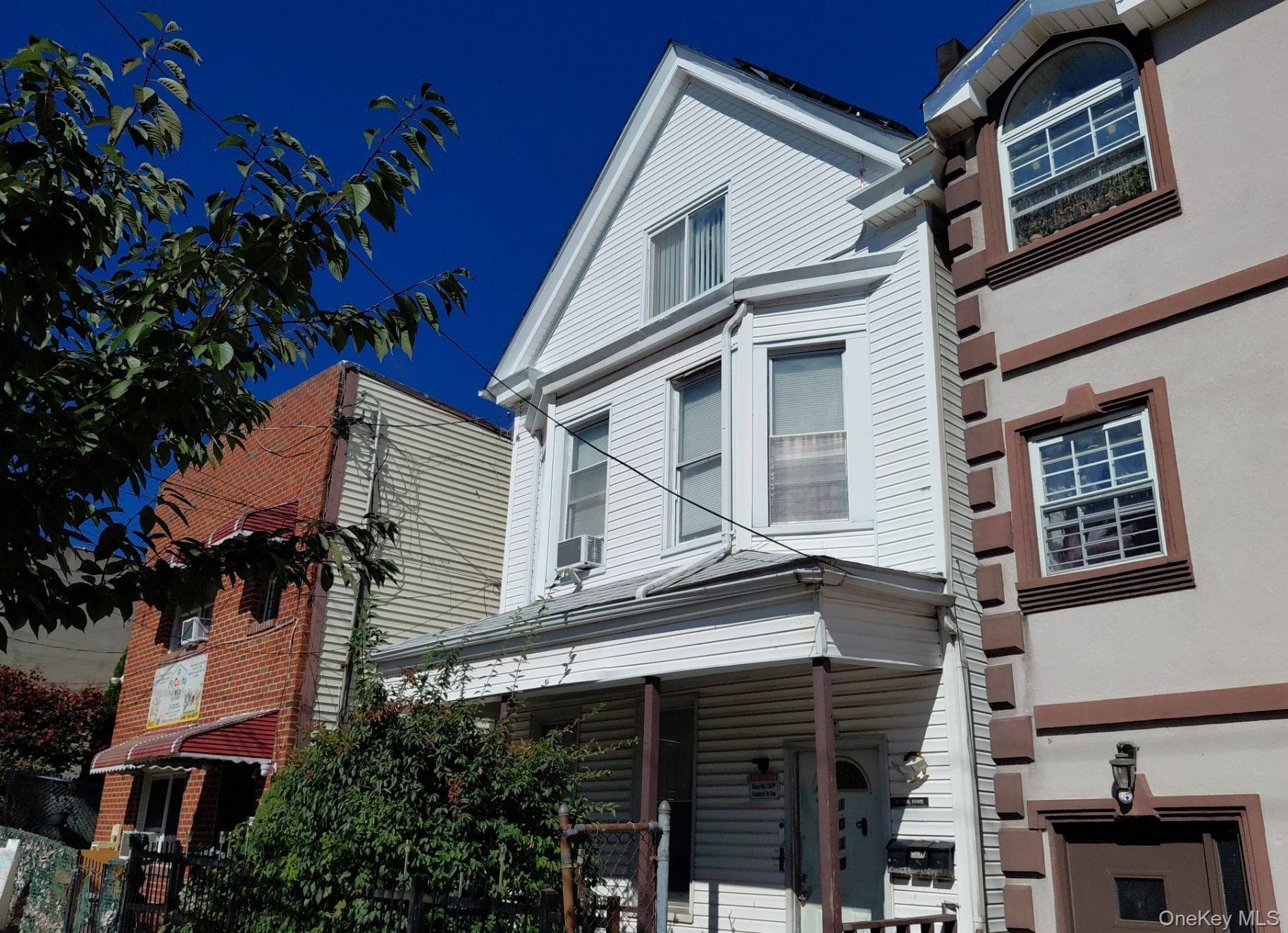 1019 E 217th Street thumbnail 4