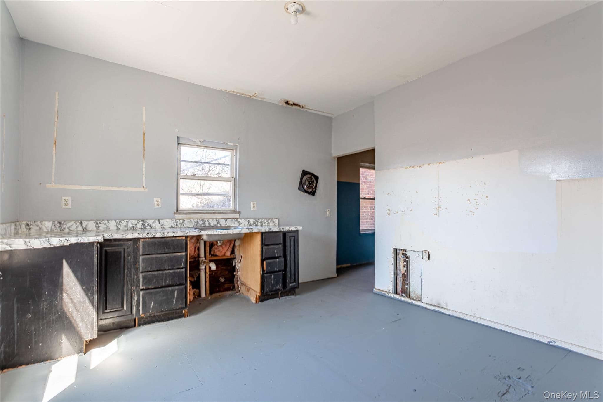 14 Dongan Street thumbnail 13