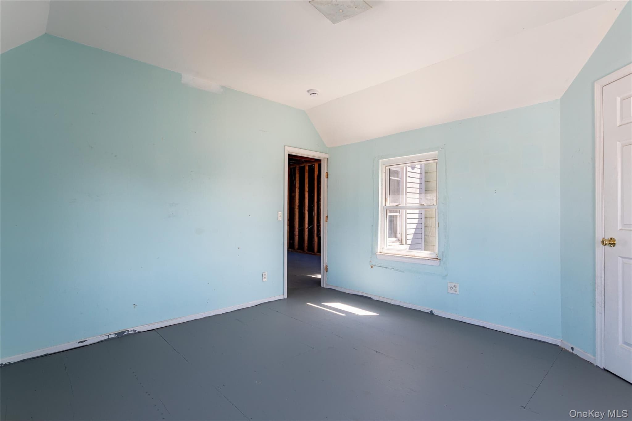 14 Dongan Street thumbnail 16