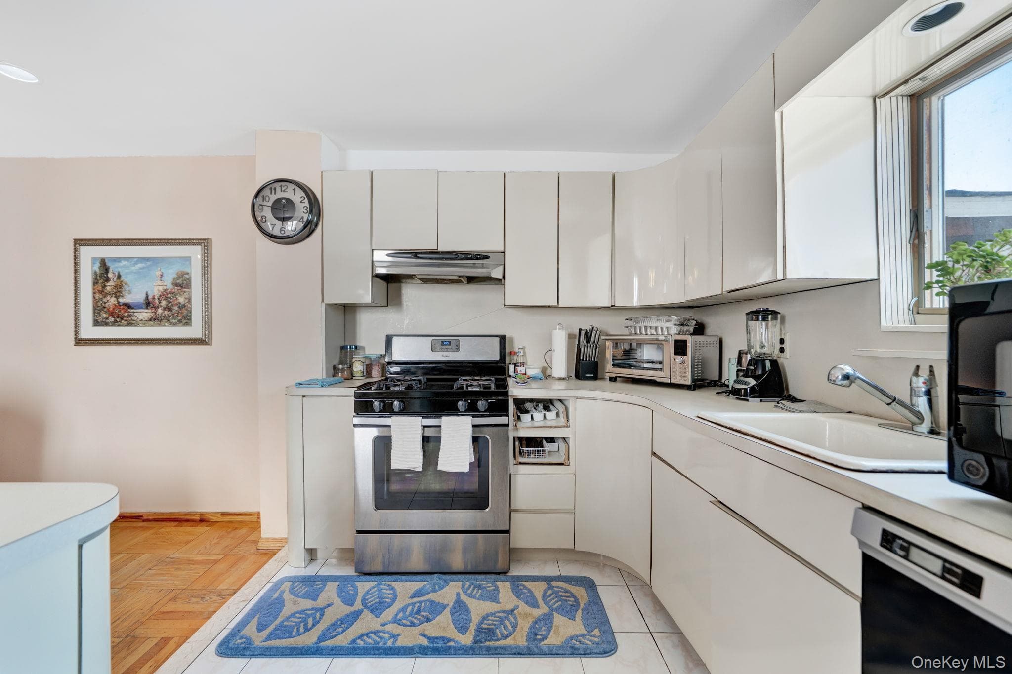 1646 E 36th Street thumbnail 13