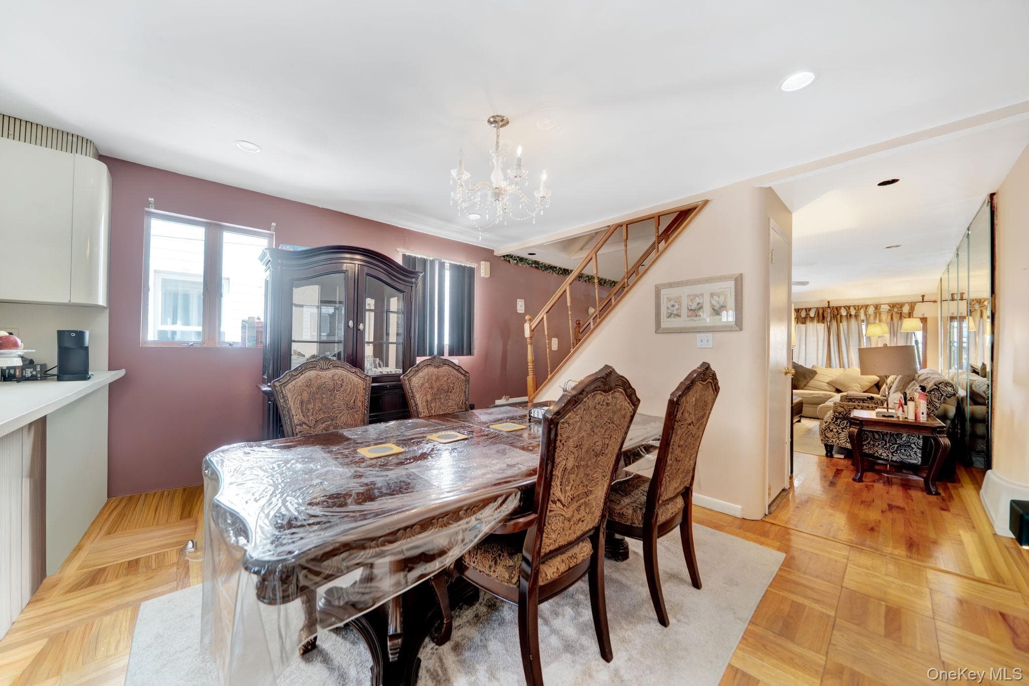 1646 E 36th Street thumbnail 9