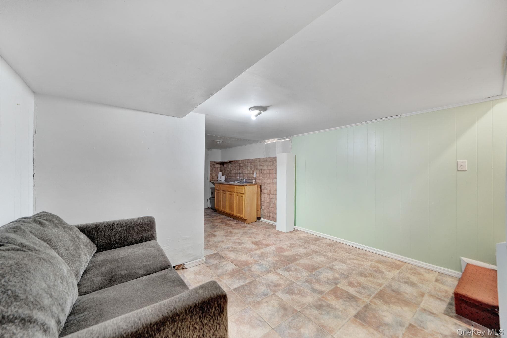 1646 E 36th Street thumbnail 19