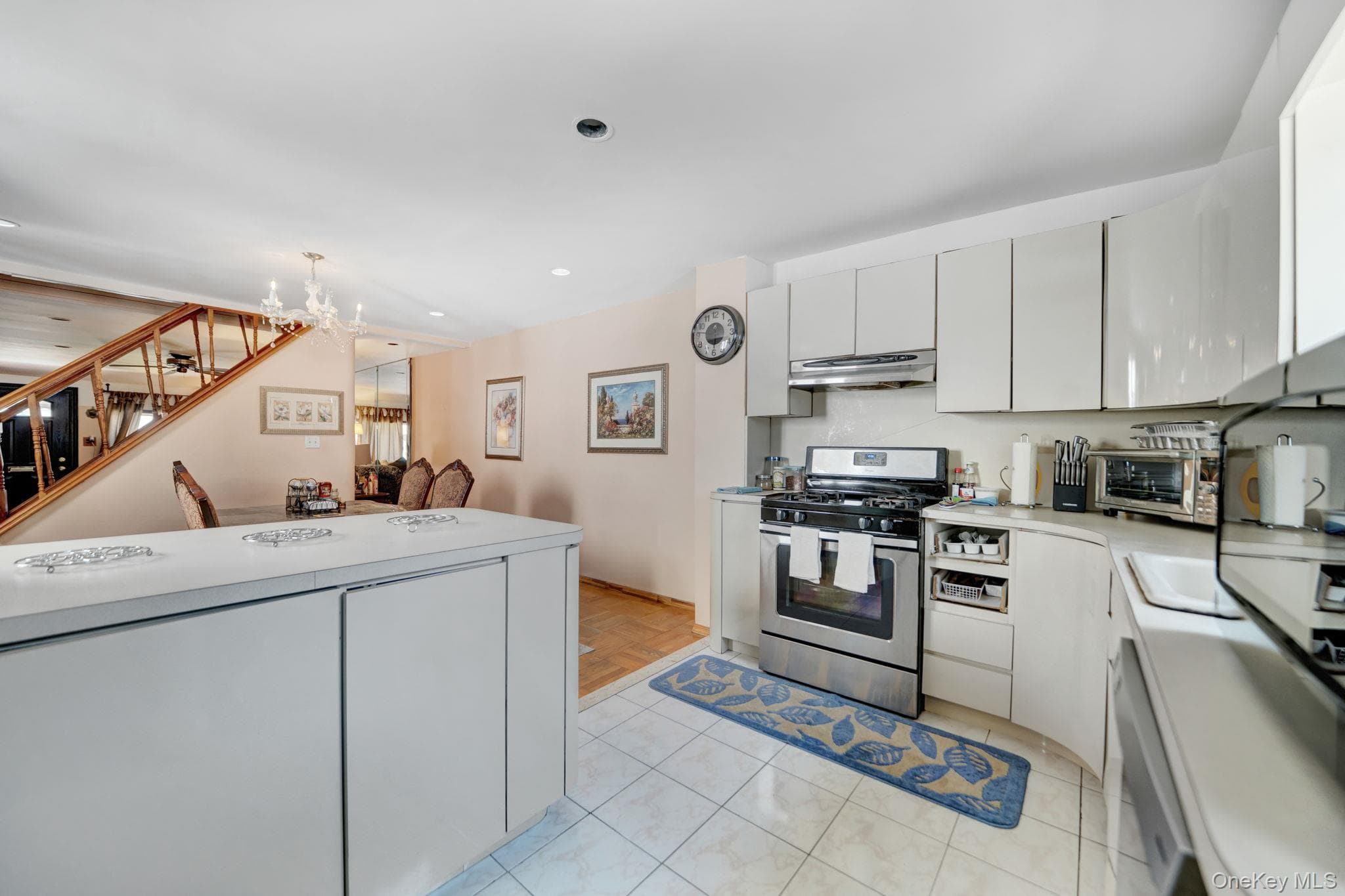 1646 E 36th Street thumbnail 12