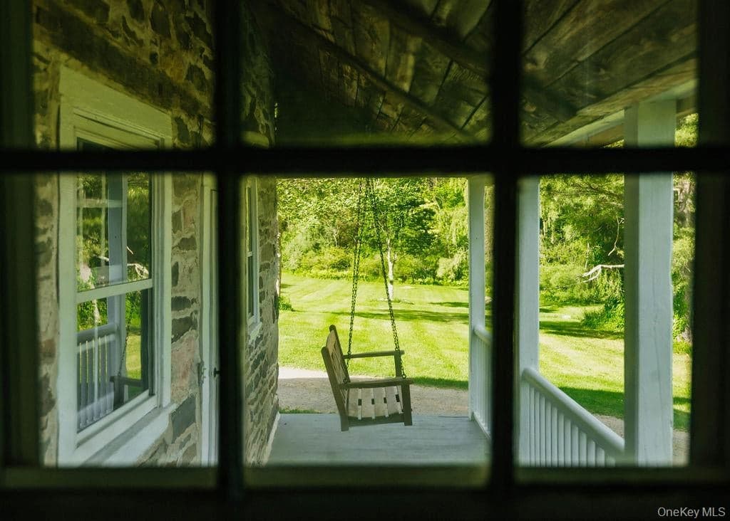 652 Albany Post Road thumbnail 20