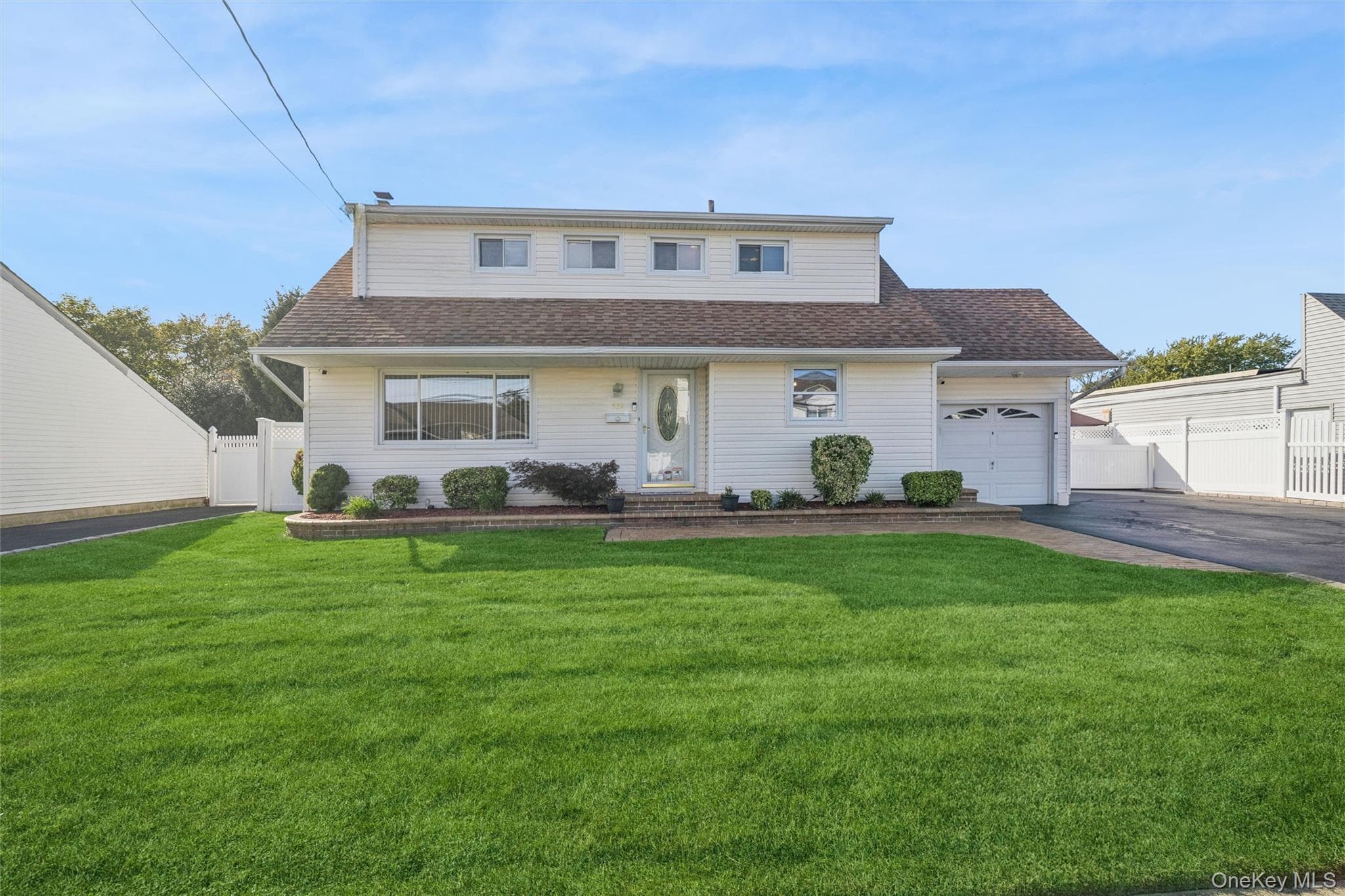 532 Alwick Avenue, West Islip