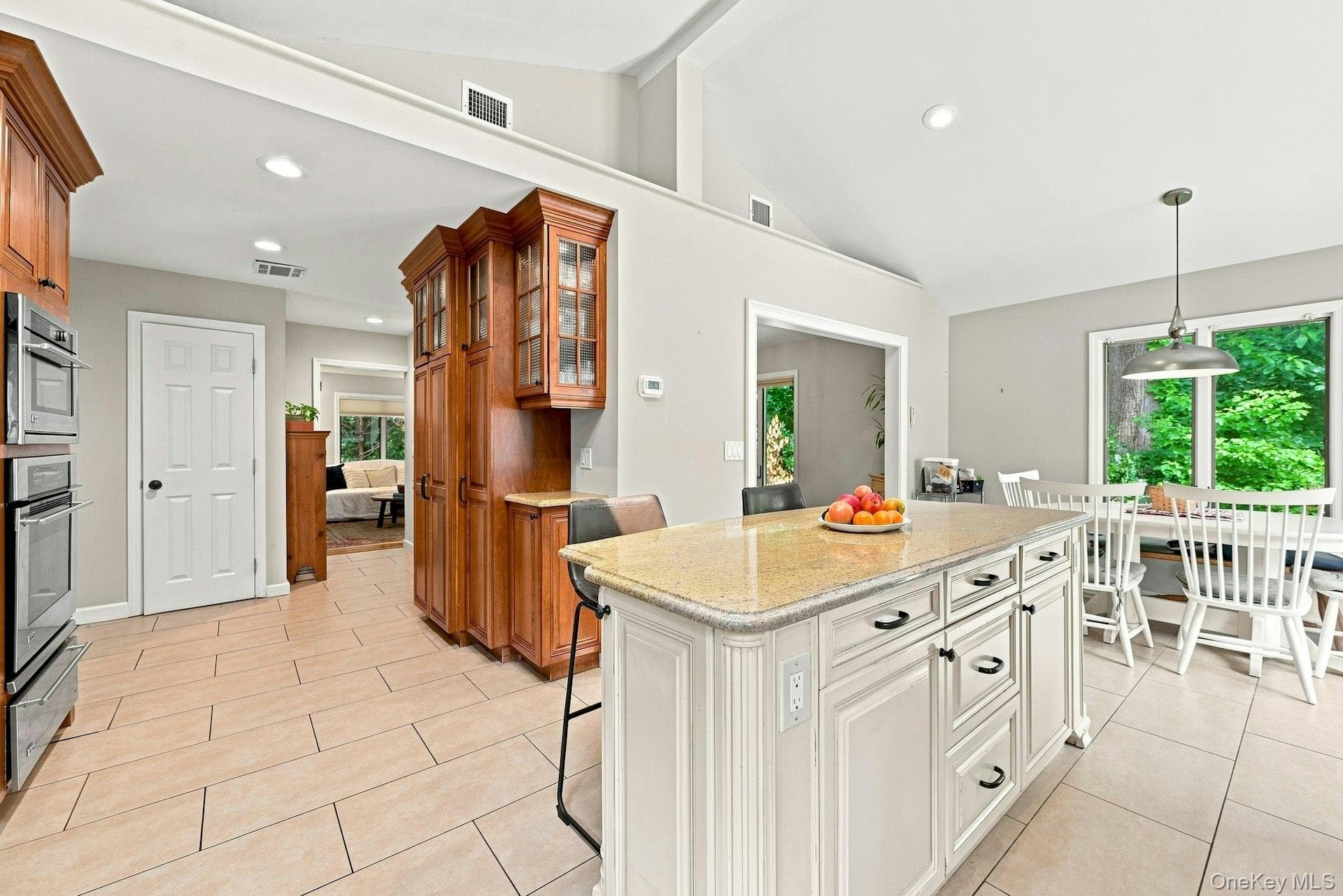 11 Soundview Drive thumbnail 11