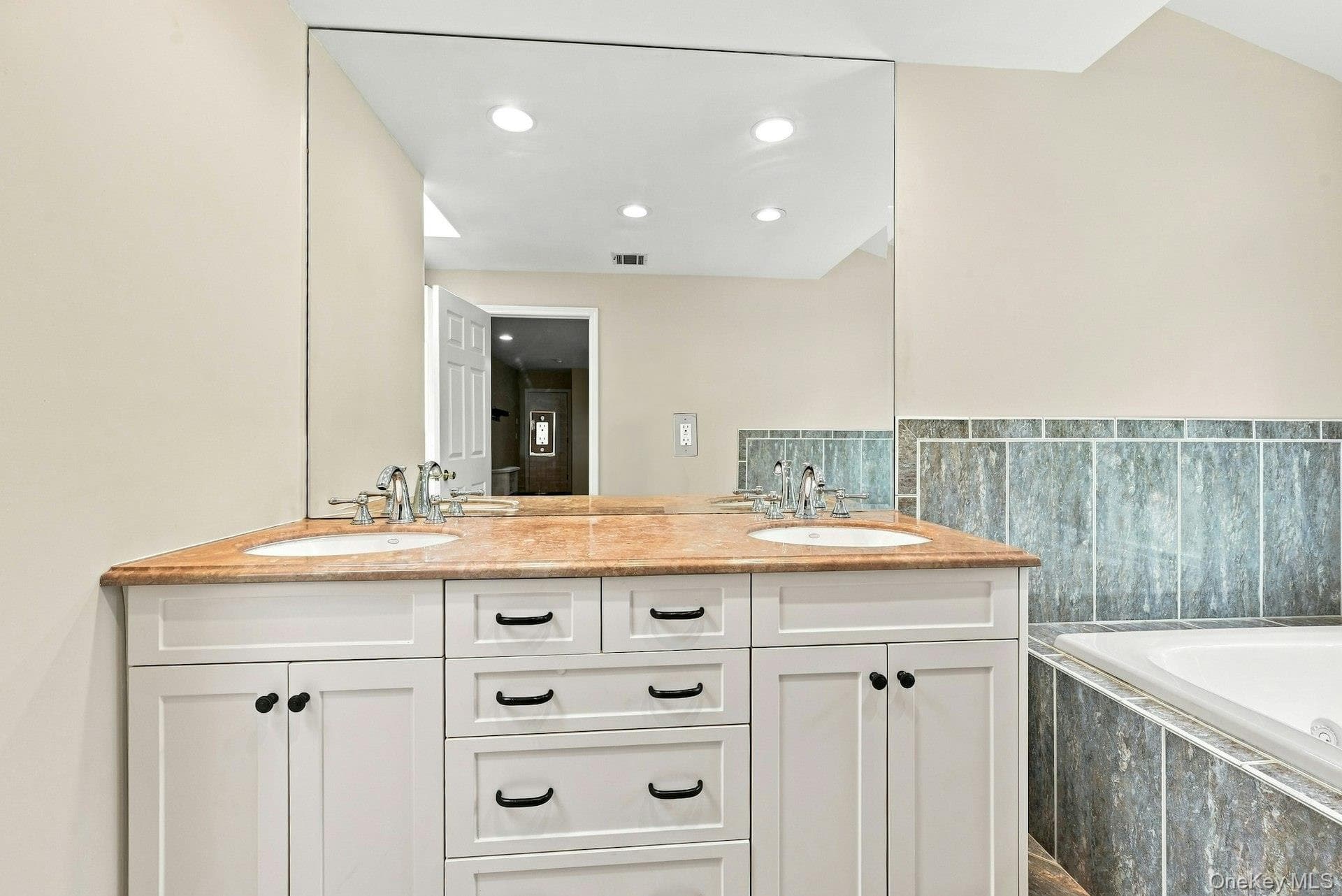 11 Soundview Drive thumbnail 19