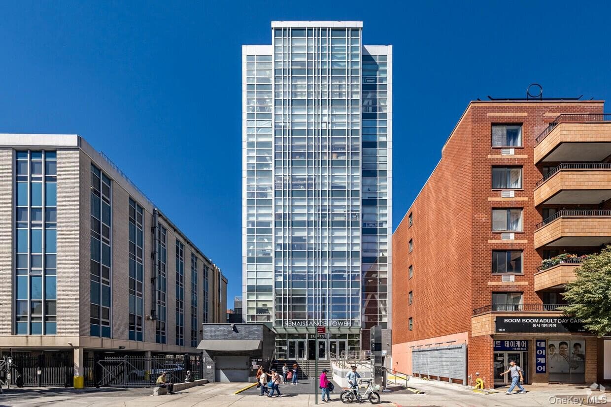 136-33 37th Avenue Unit: 8C, Flushing