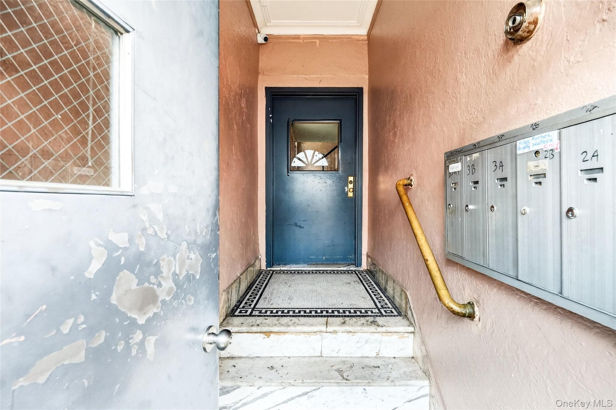 759 E 221st Street thumbnail 4
