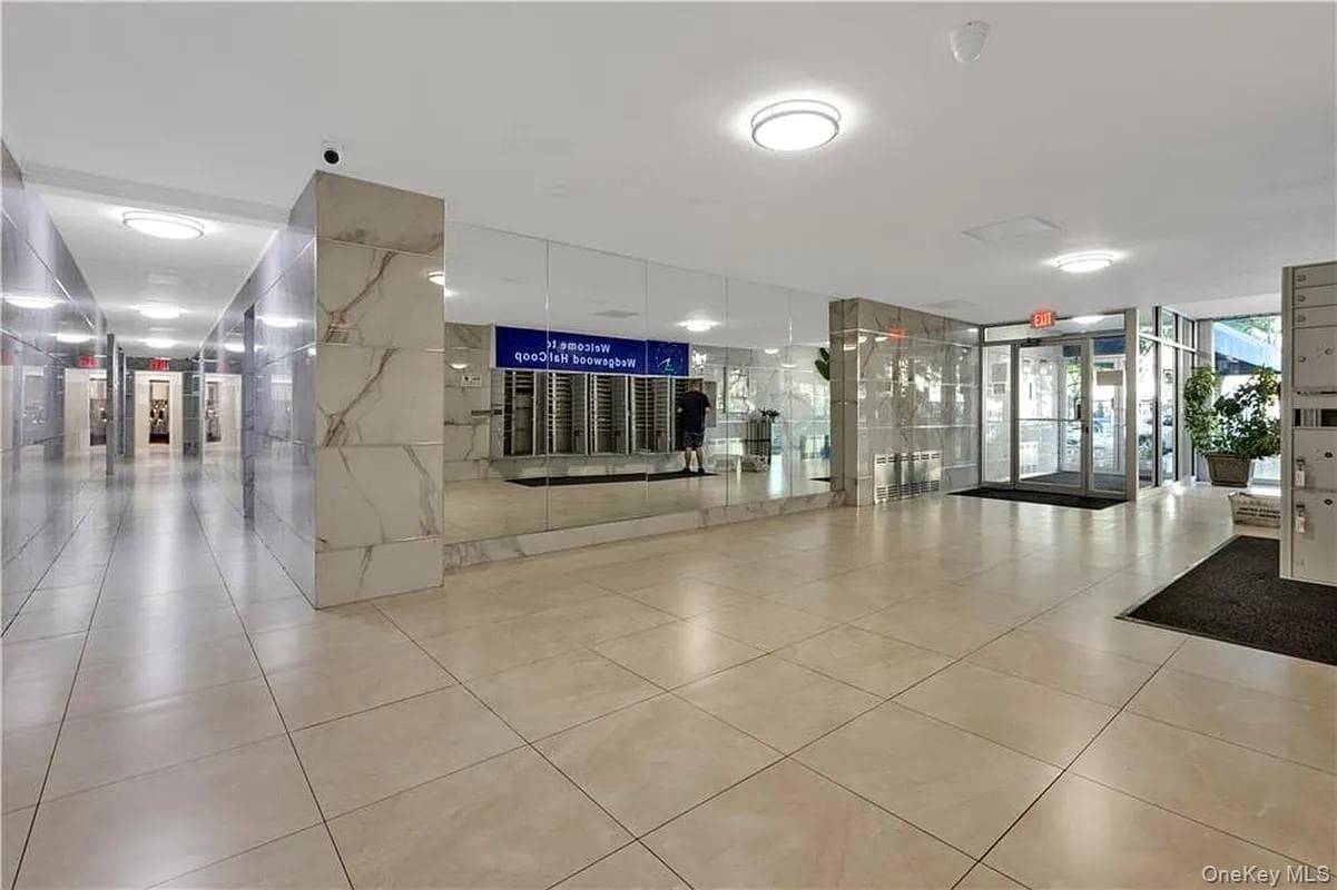 2580 Ocean Parkway Unit: 2K thumbnail 2