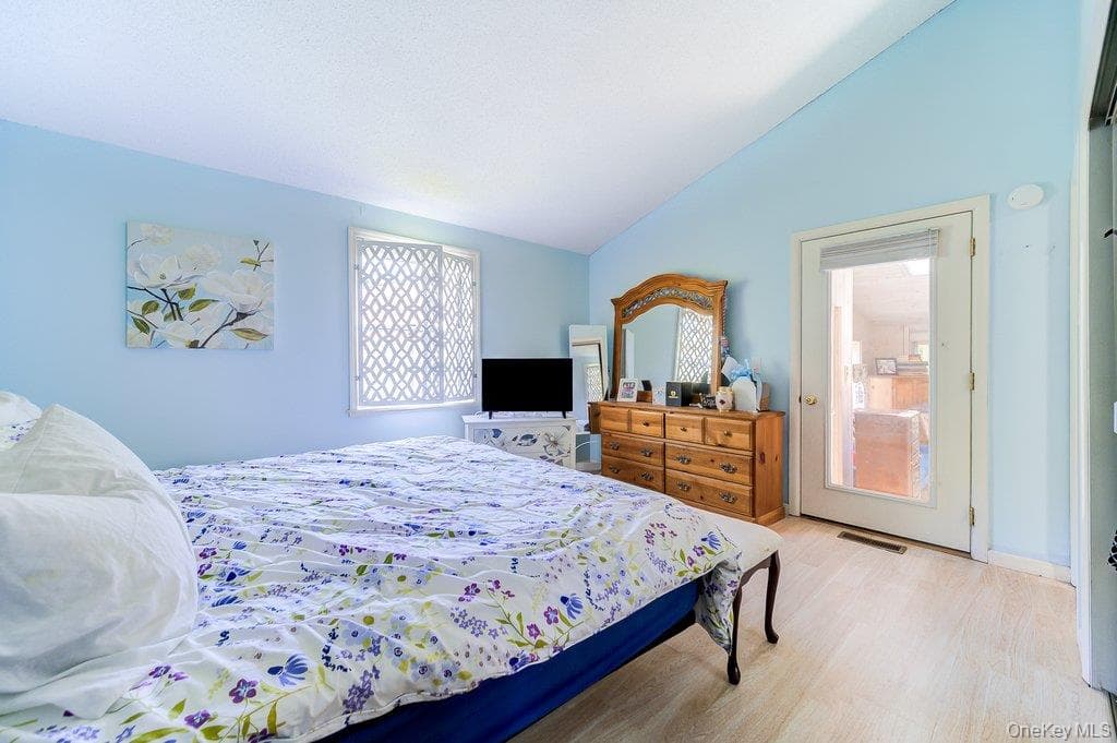 6 Racine Court thumbnail 13