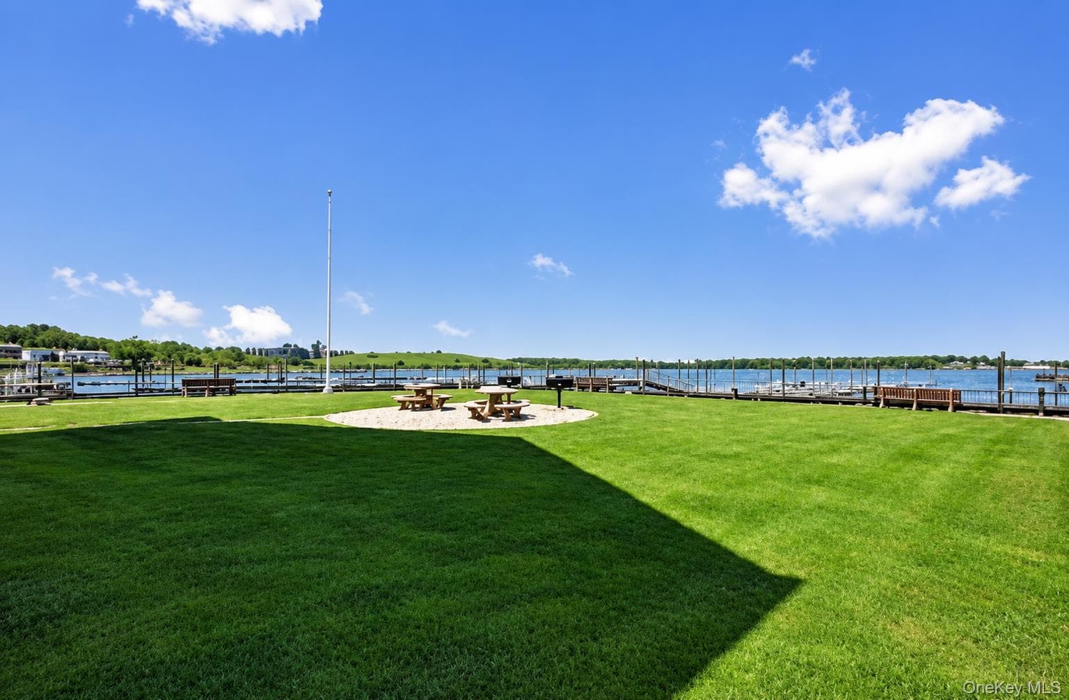1490 Outlook Avenue Unit: 2S thumbnail 4