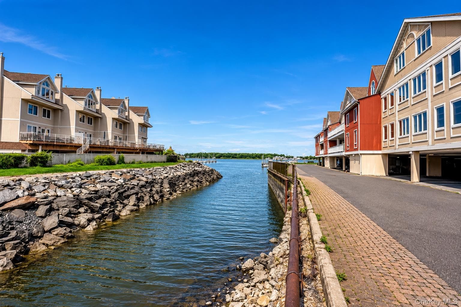 1490 Outlook Avenue Unit: 2S thumbnail 2