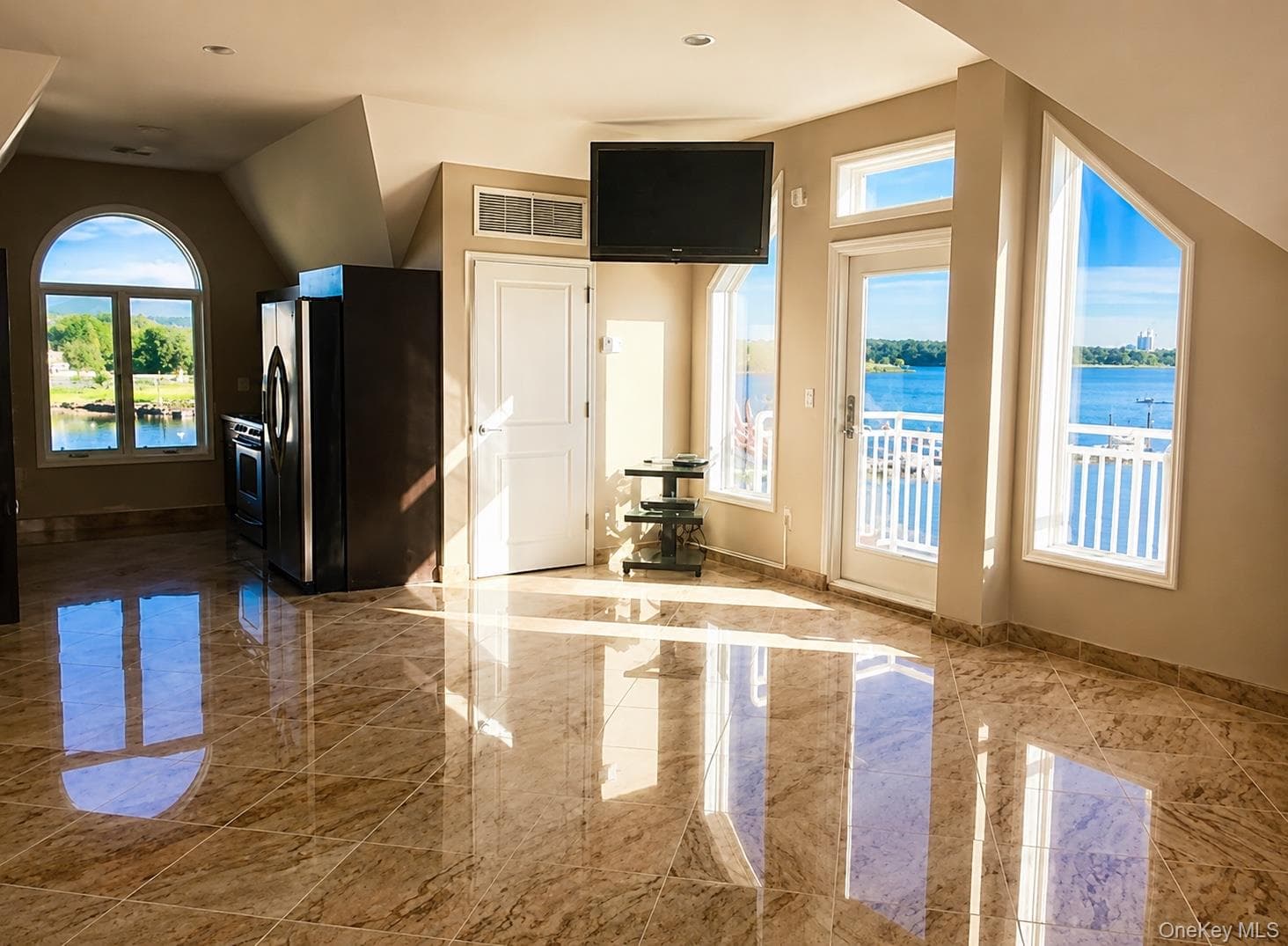 1490 Outlook Avenue Unit: 2S thumbnail 8