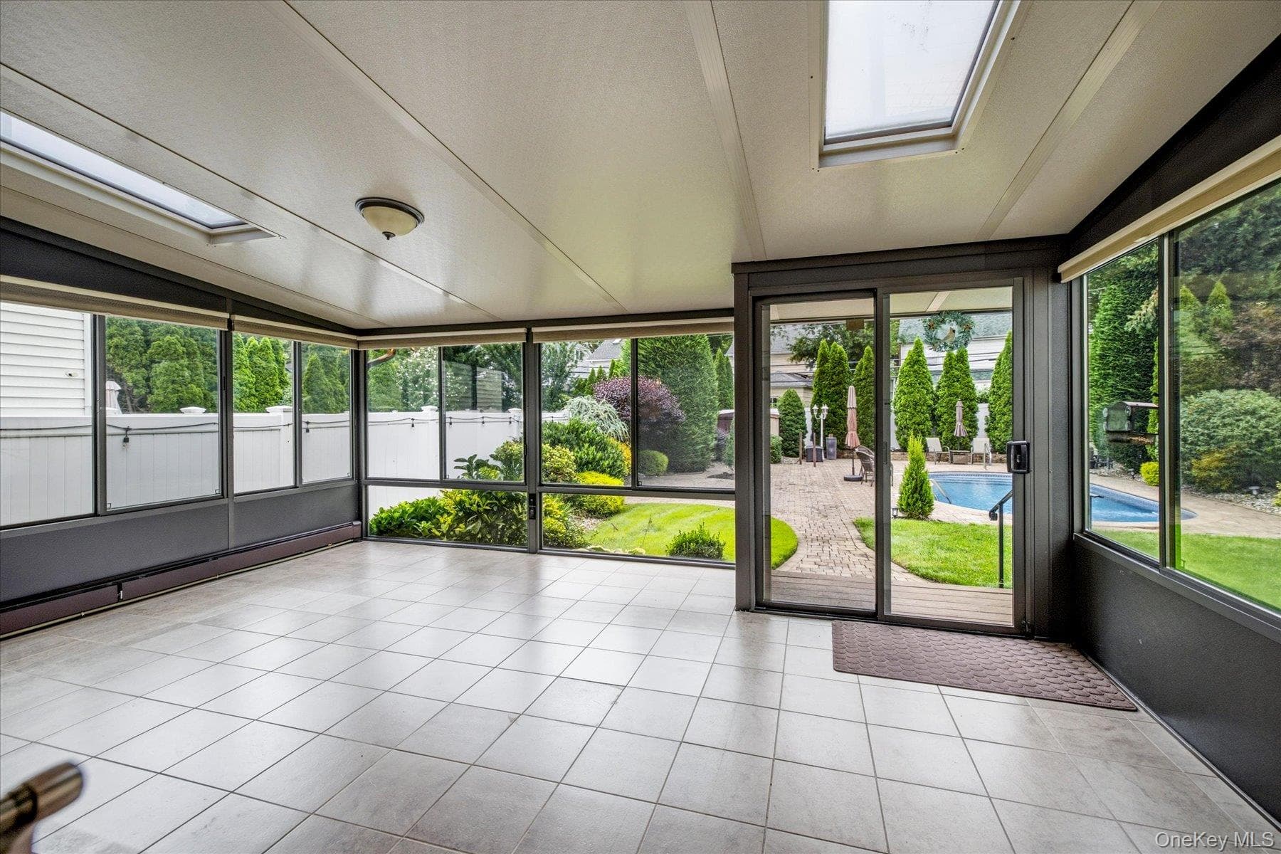 948 Cathedral Avenue thumbnail 19