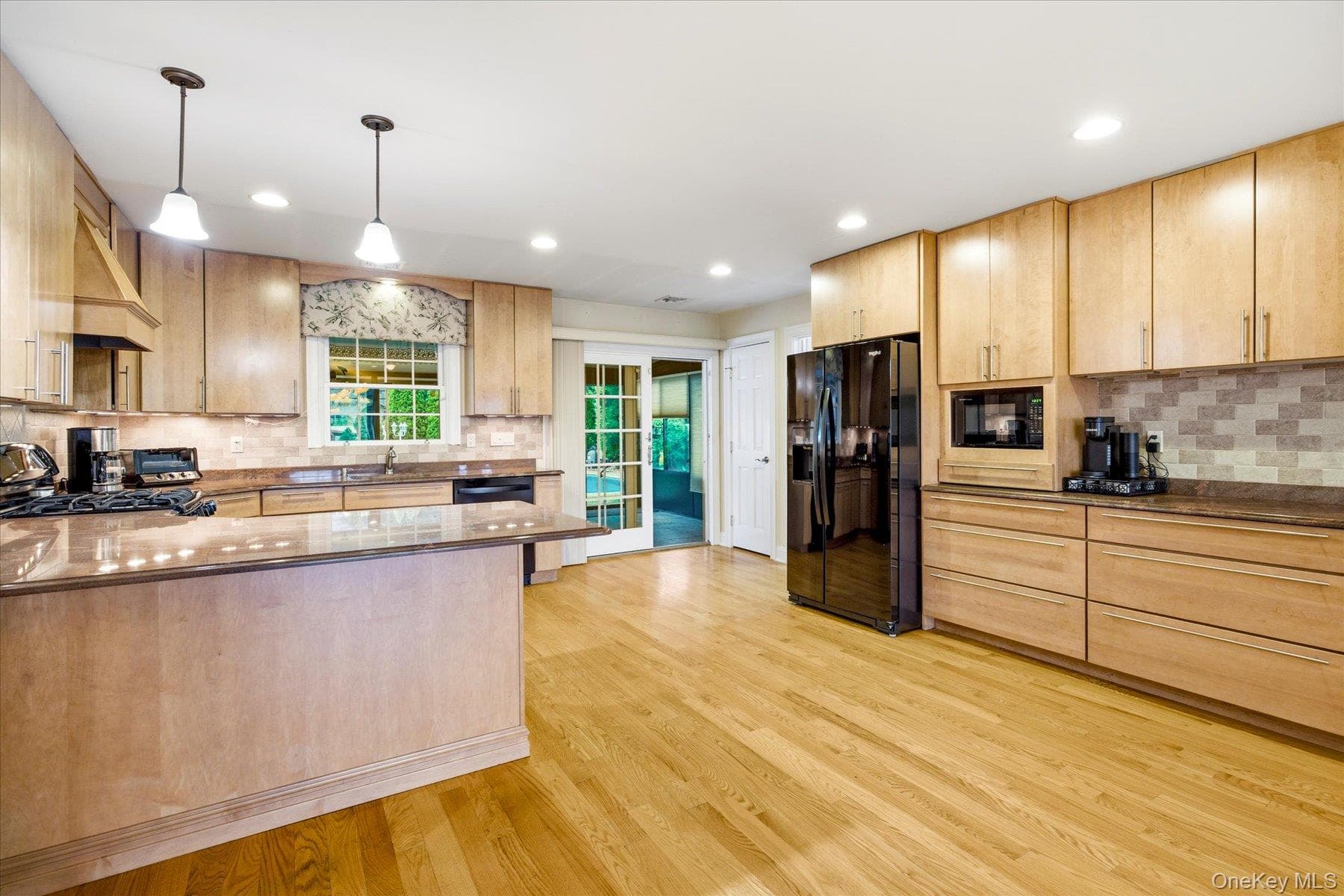 948 Cathedral Avenue thumbnail 14
