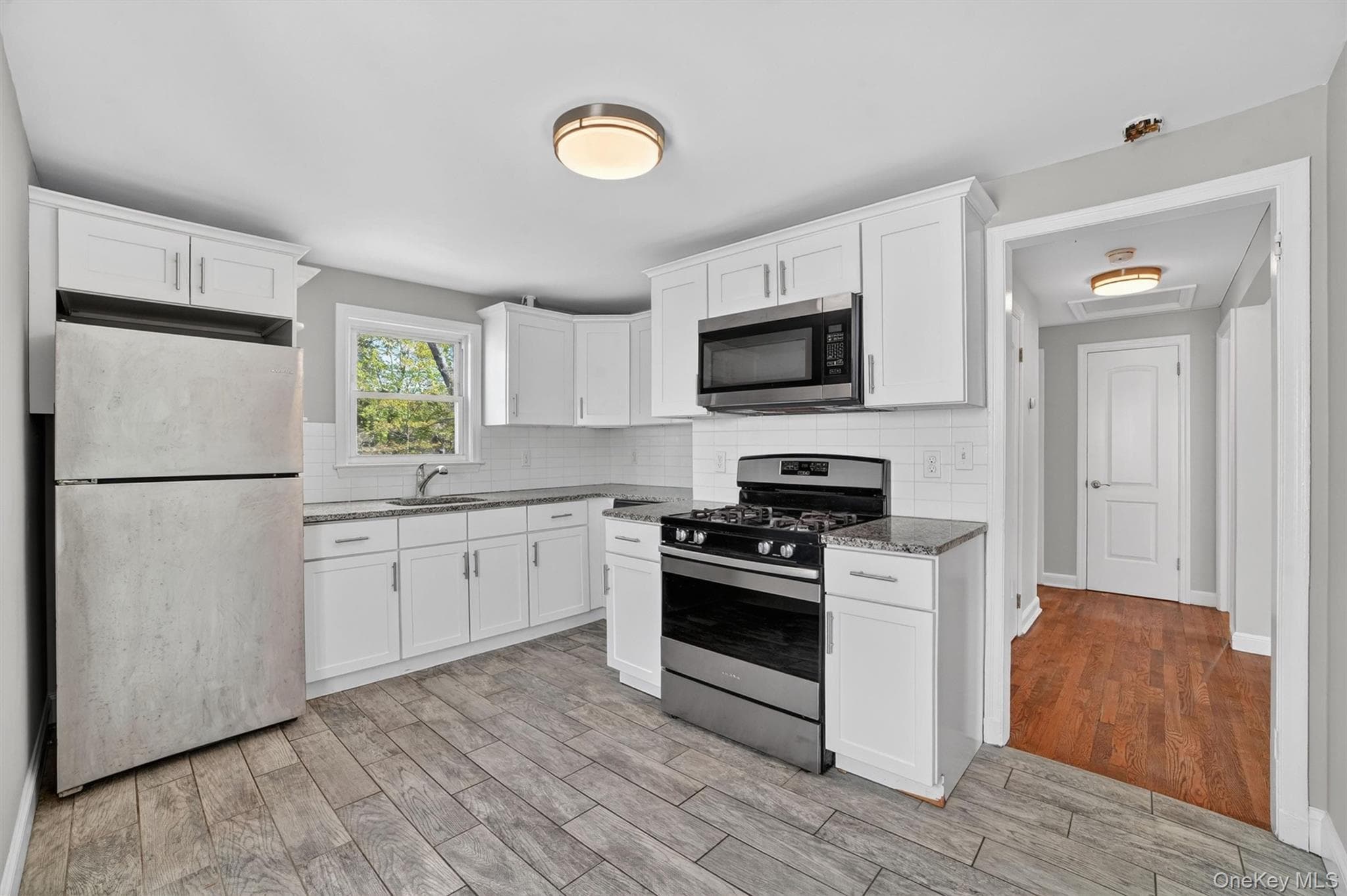 903 Howard Avenue thumbnail 24