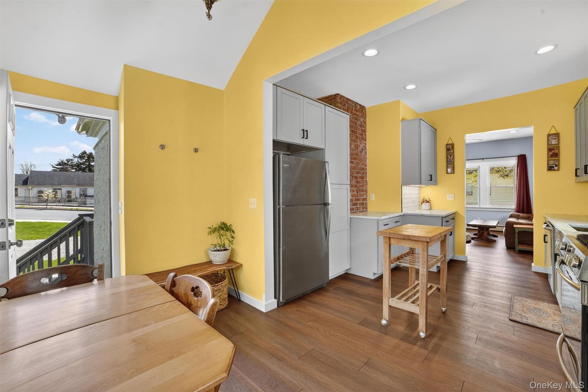 903 Howard Avenue thumbnail 11