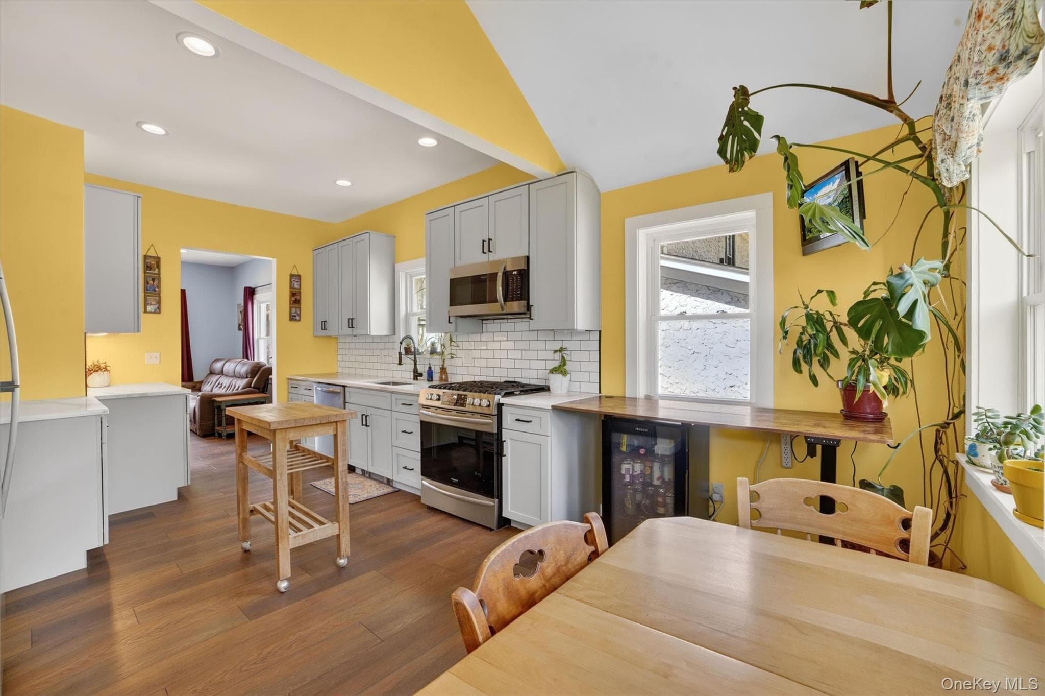 903 Howard Avenue thumbnail 8
