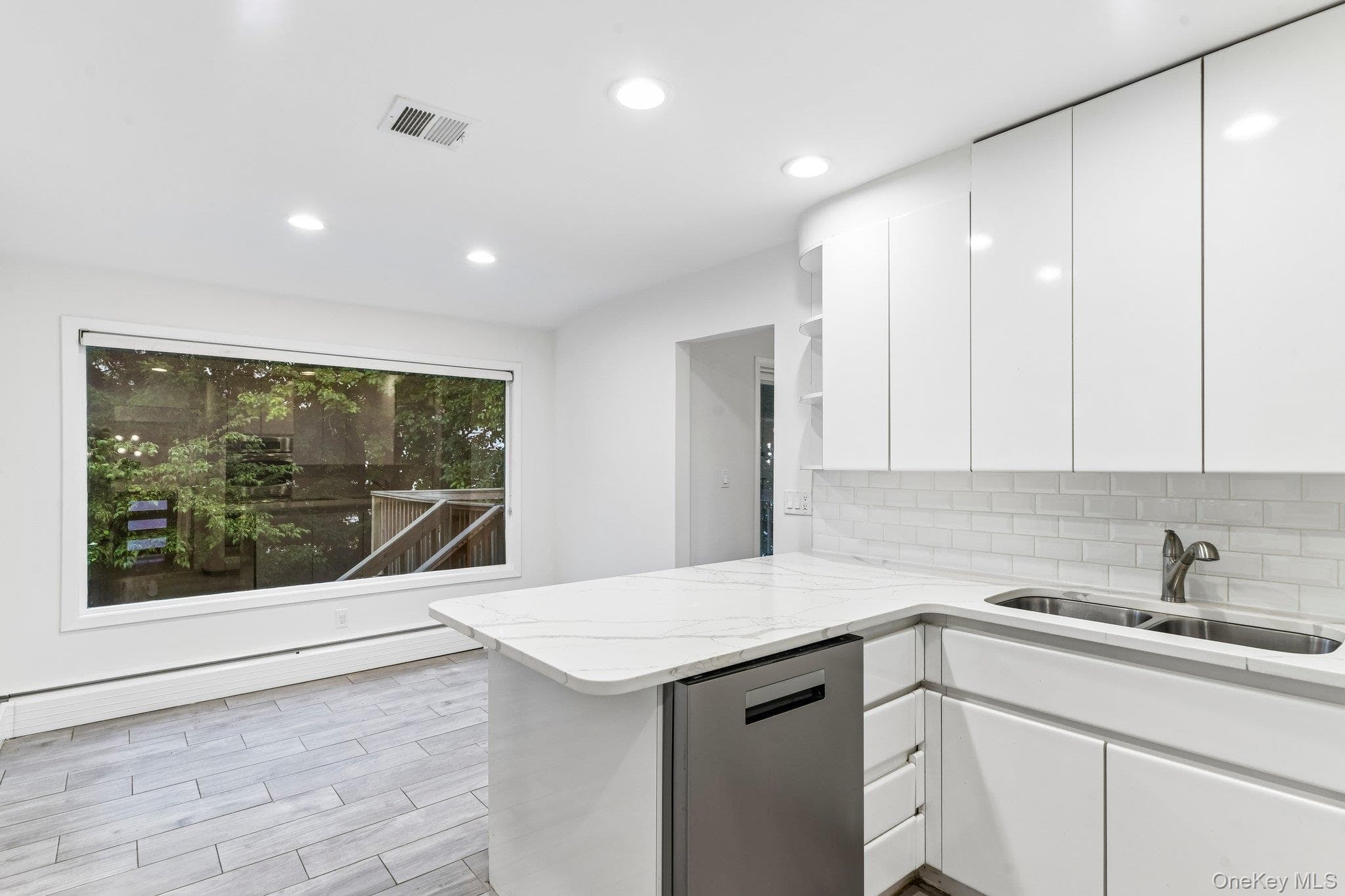 1114 Fordham Lane thumbnail 14