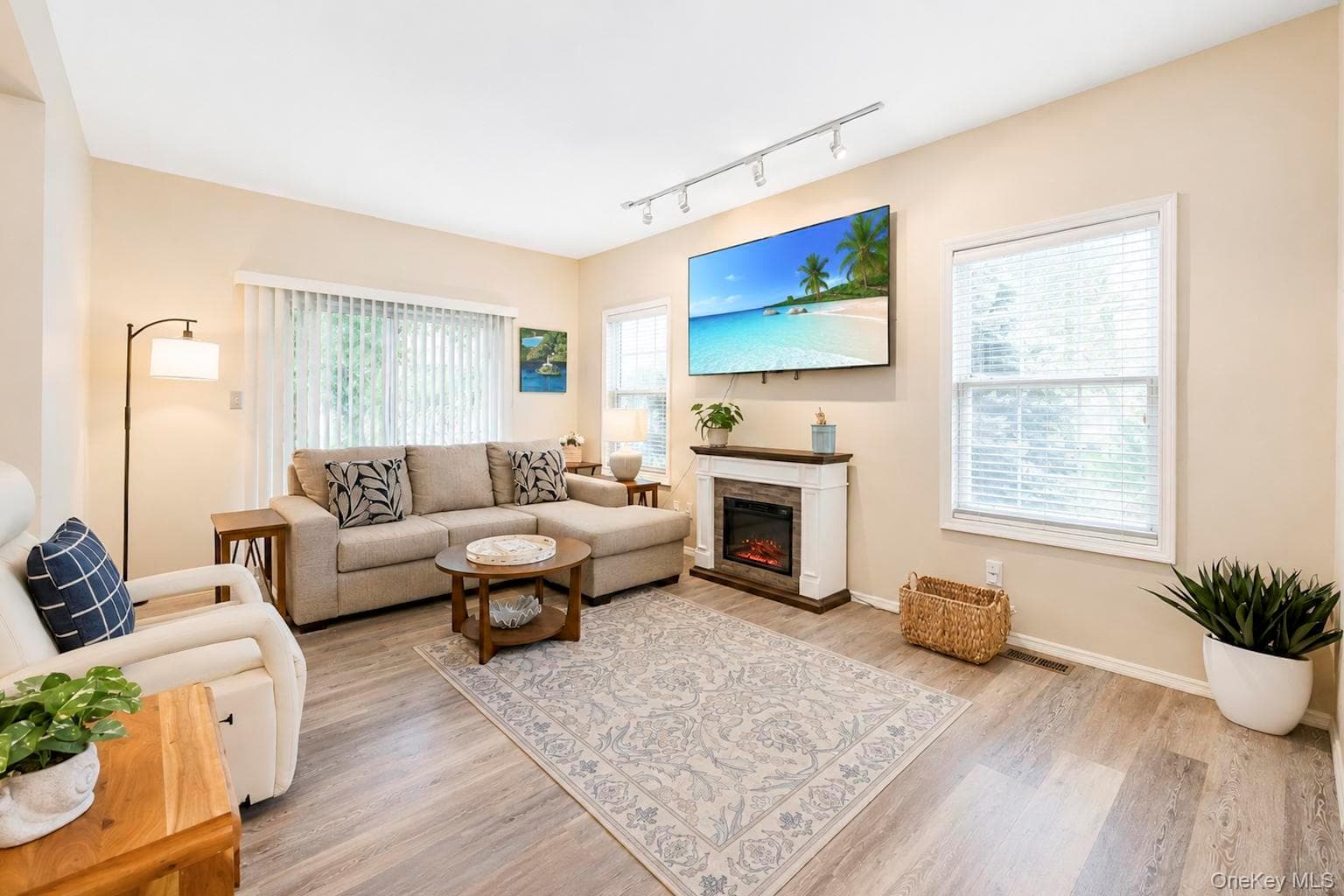 51 Deer Valley Drive thumbnail 11