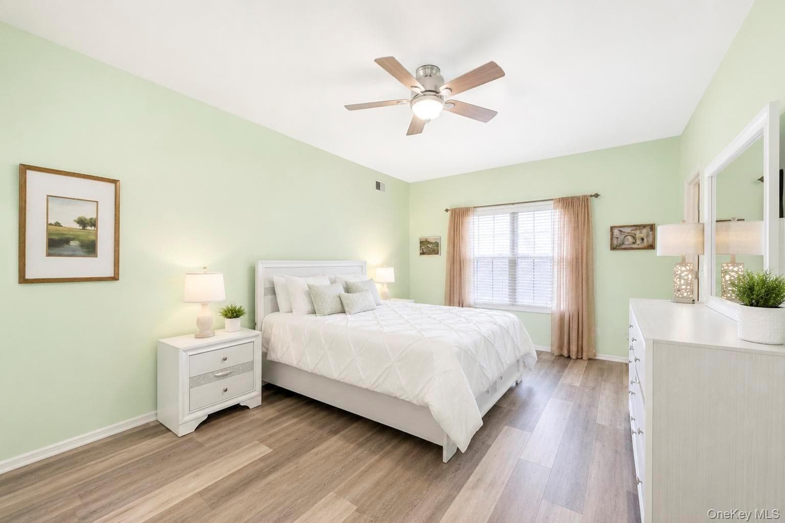 51 Deer Valley Drive thumbnail 16