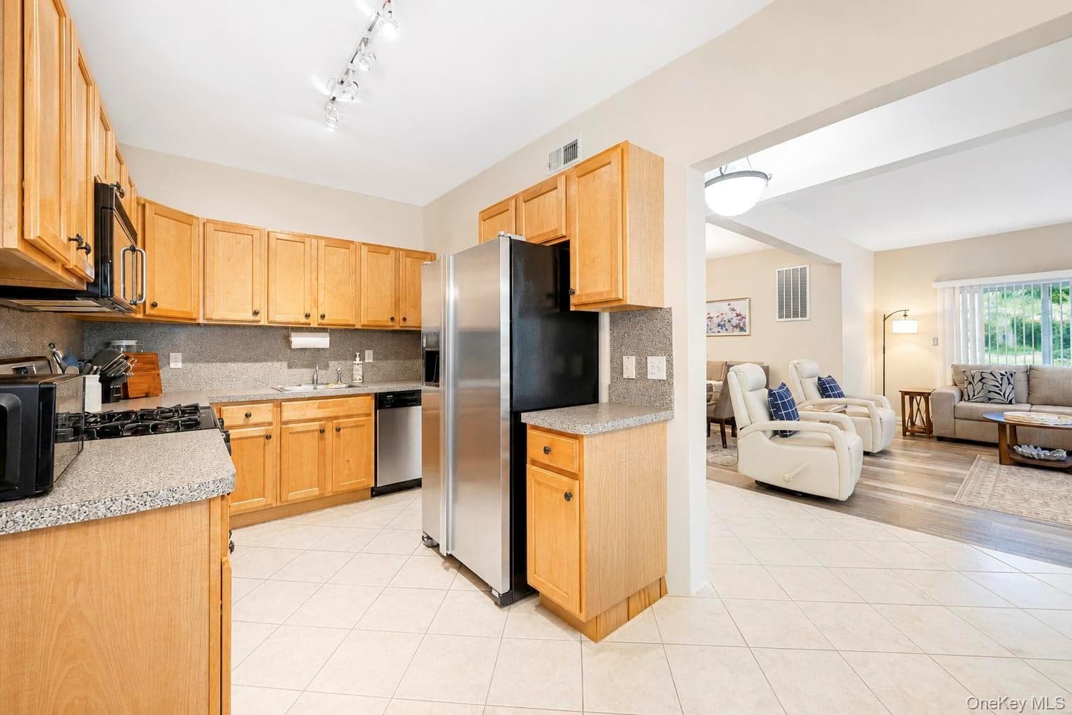 51 Deer Valley Drive thumbnail 5
