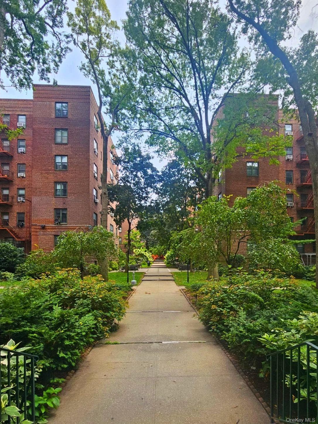 78-10 34th Avenue Unit: 1H, Jackson Heights