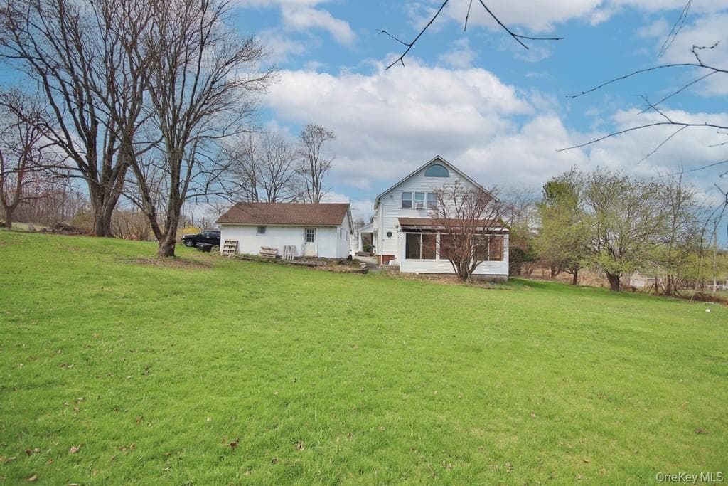 487 Black Meadow Road thumbnail 4
