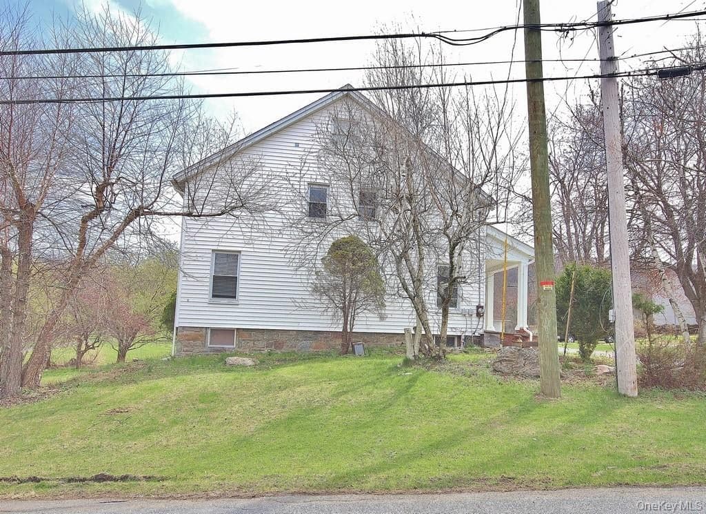 487 Black Meadow Road thumbnail 8