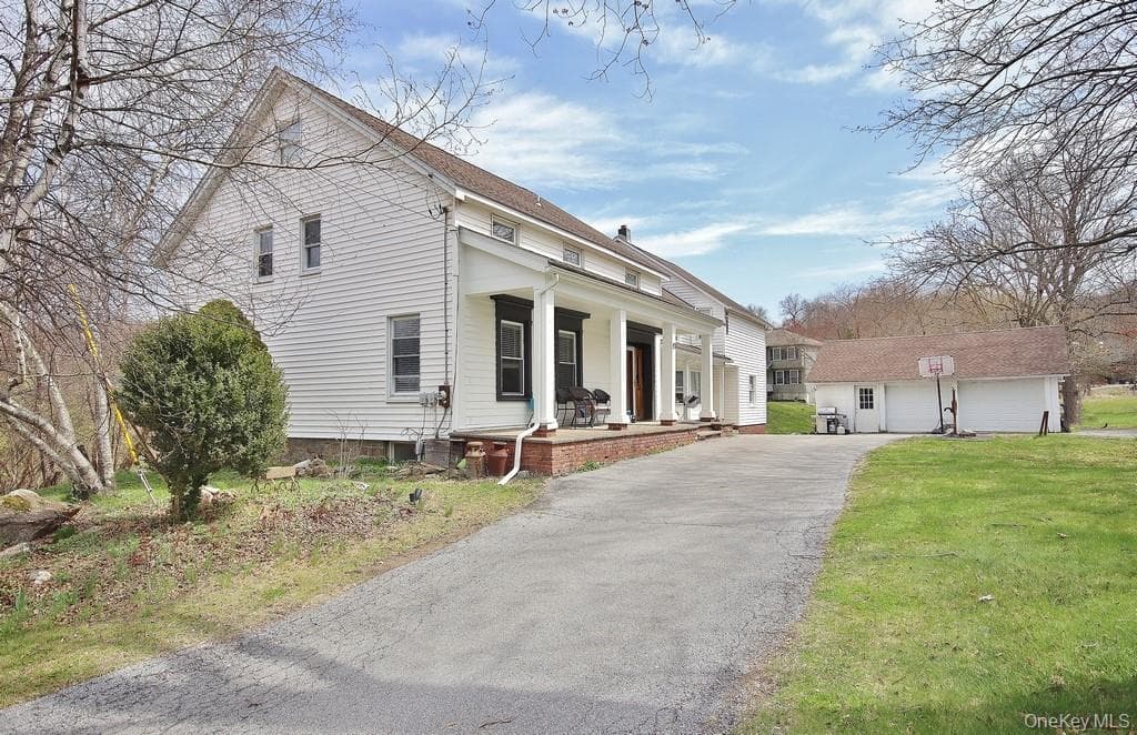 487 Black Meadow Road thumbnail 7