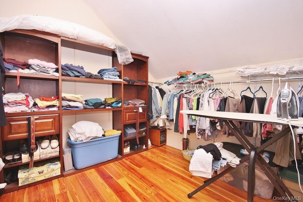 487 Black Meadow Road thumbnail 13