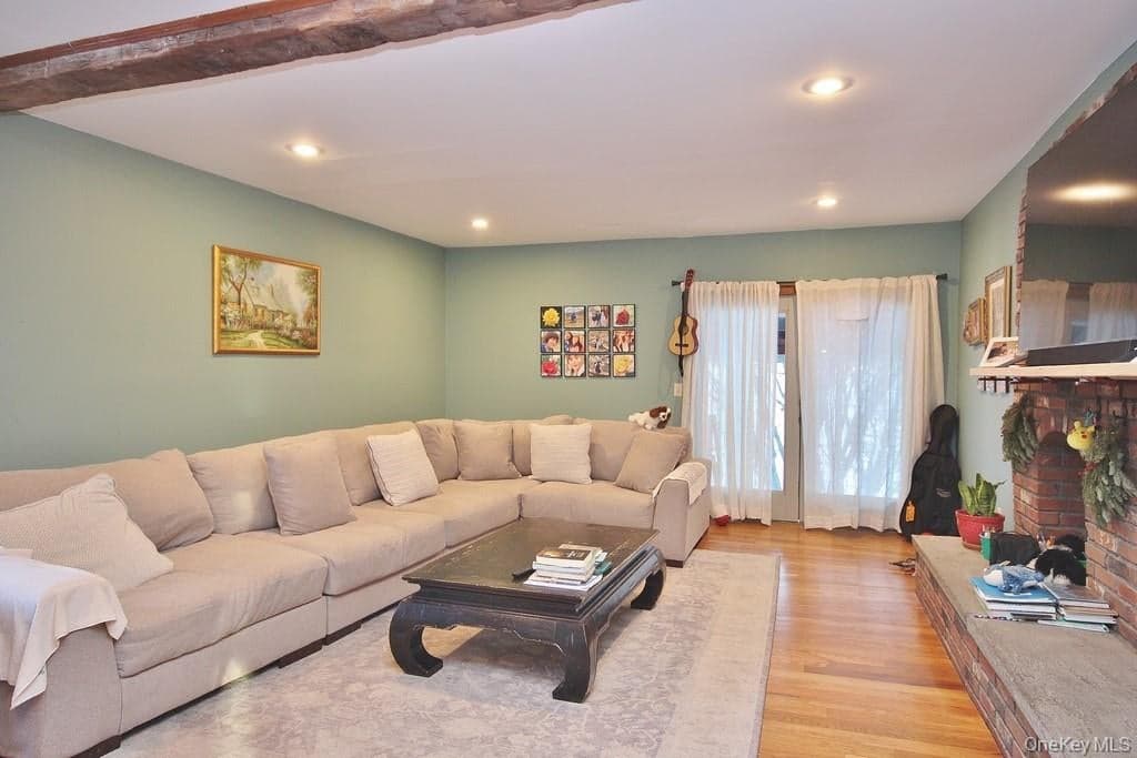 487 Black Meadow Road thumbnail 22
