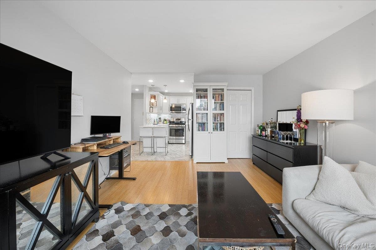 1 Irving Place Unit: U16E thumbnail 17
