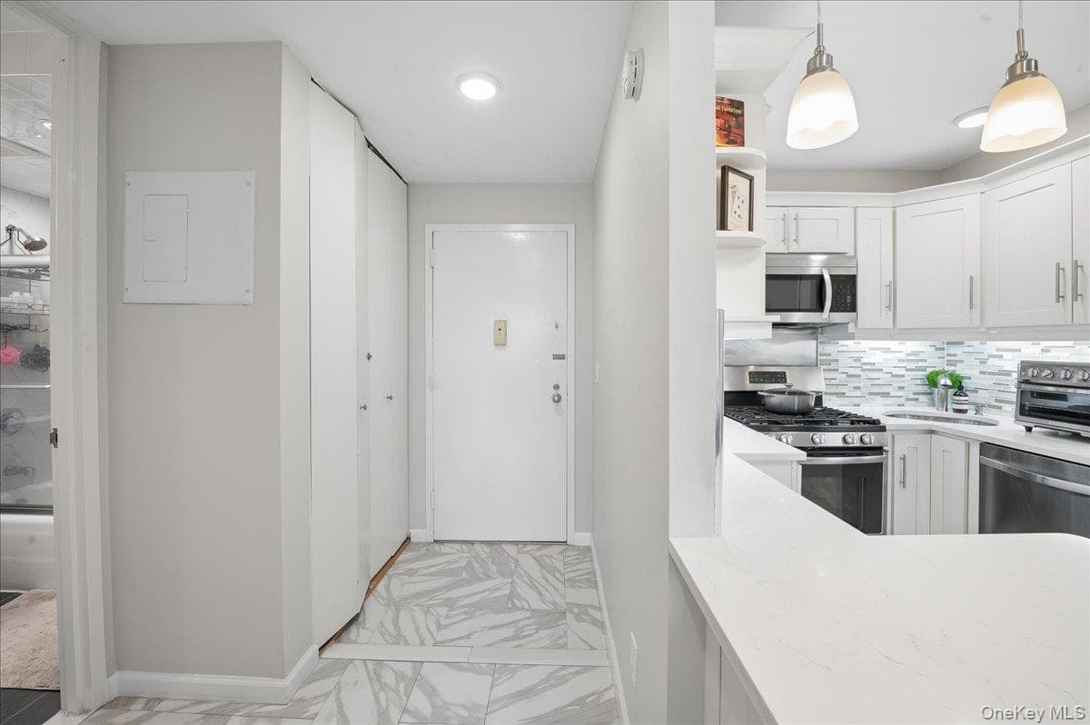 1 Irving Place Unit: U16E thumbnail 4