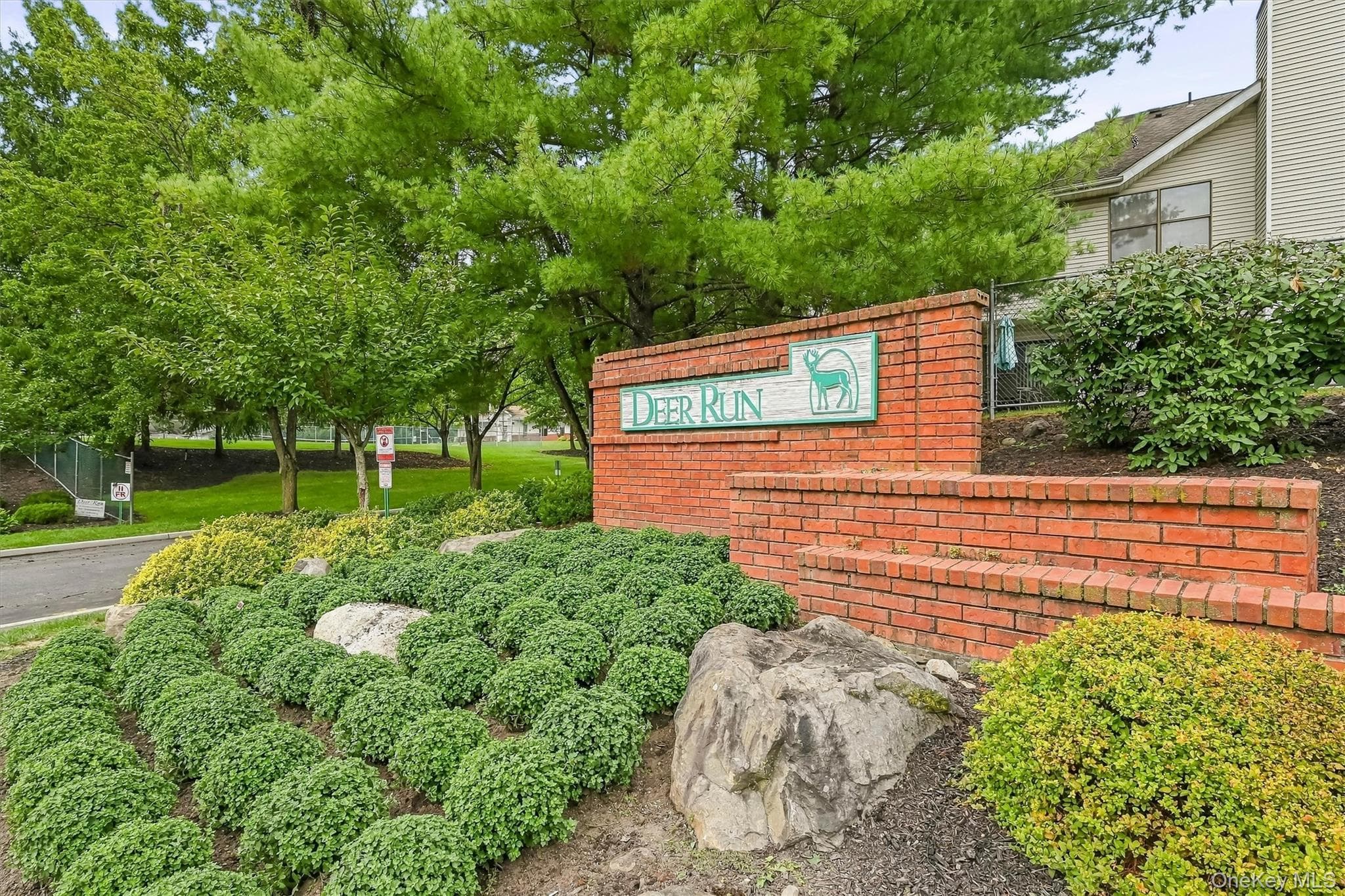 143 Deer Ct Drive thumbnail 2