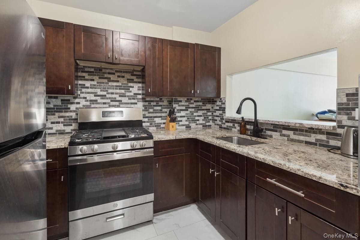 94-11 59th Avenue Unit: D9 thumbnail 2