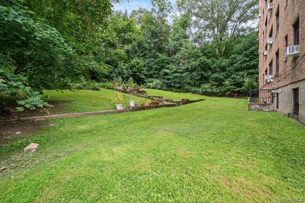 735 Kappock Street Unit: 7B thumbnail 16