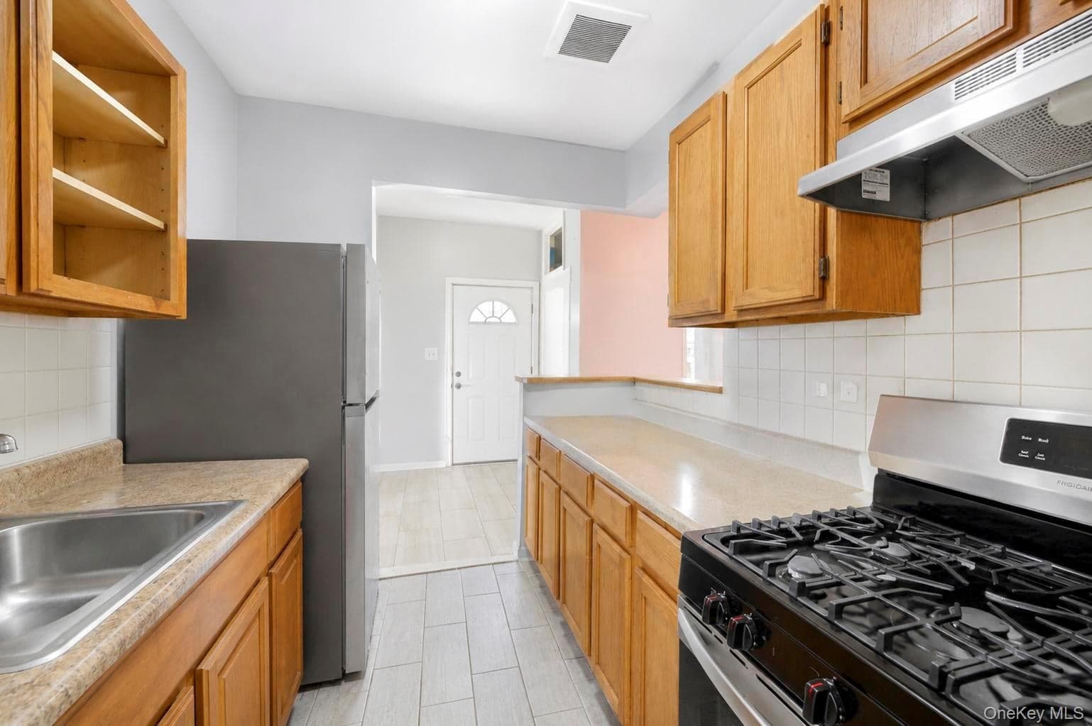 425 Barbey Street thumbnail 3