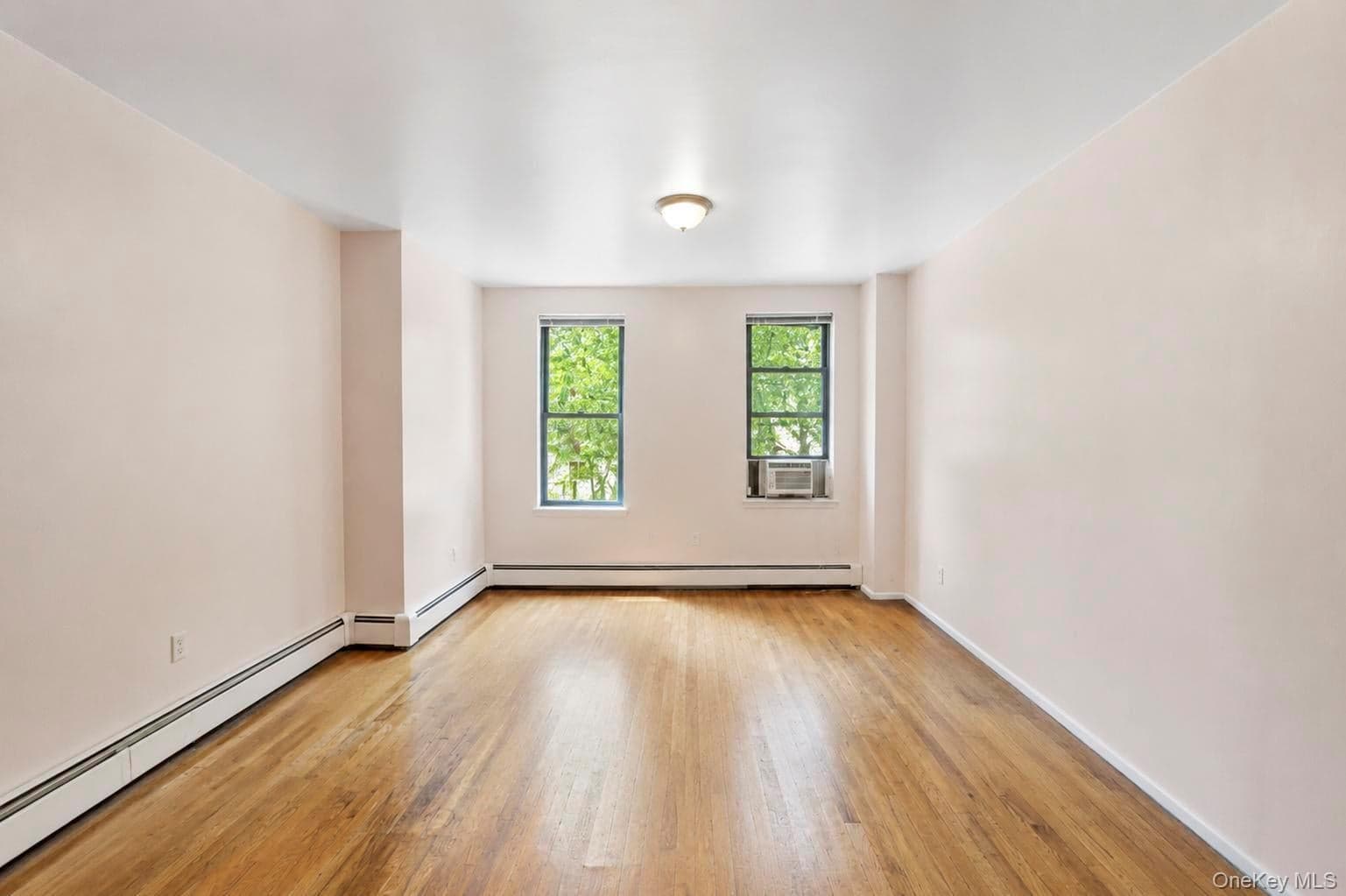 425 Barbey Street thumbnail 2