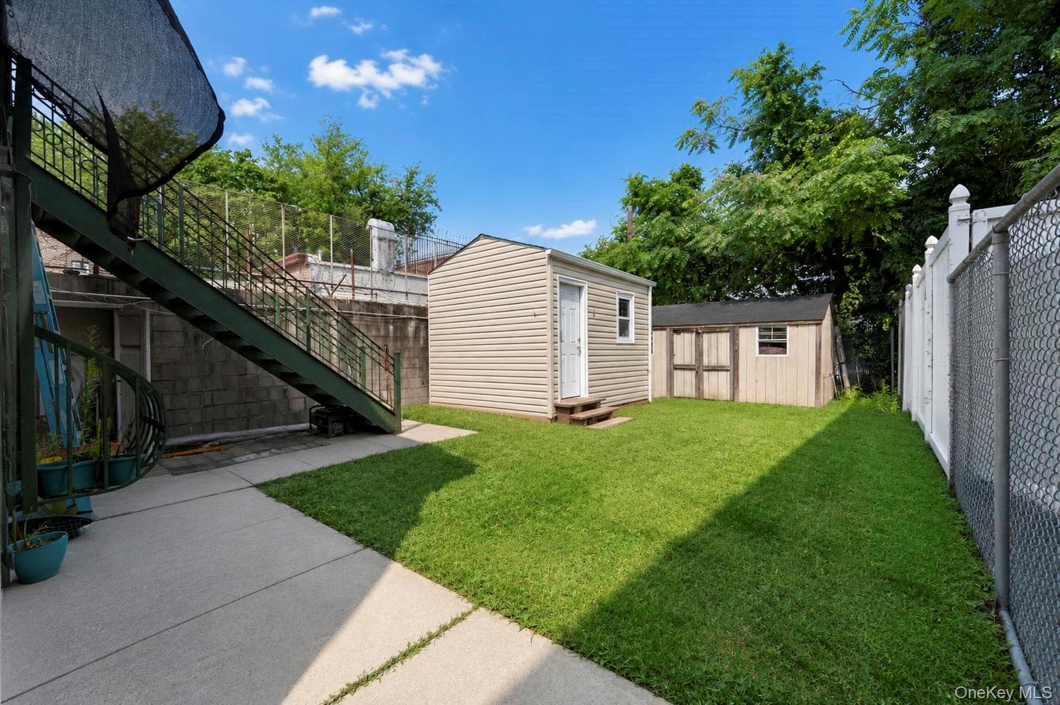 425 Barbey Street thumbnail 5