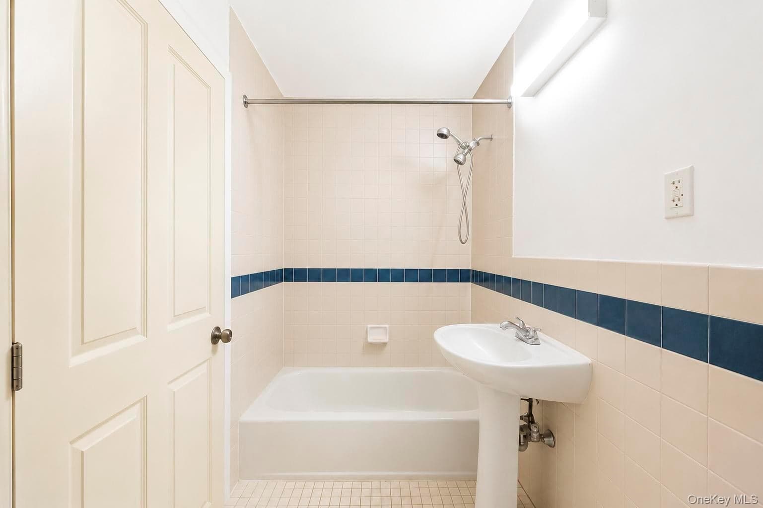 425 Barbey Street thumbnail 27