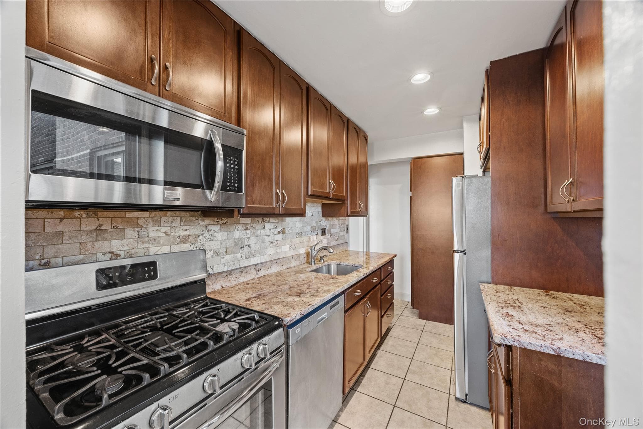 2835 Webb Avenue Unit: 9E thumbnail 18