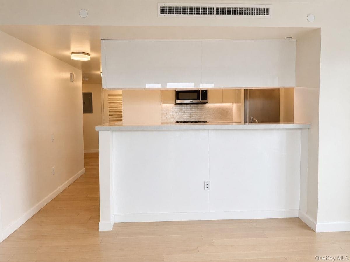 138-35 39th Avenue Unit: 6H thumbnail 4