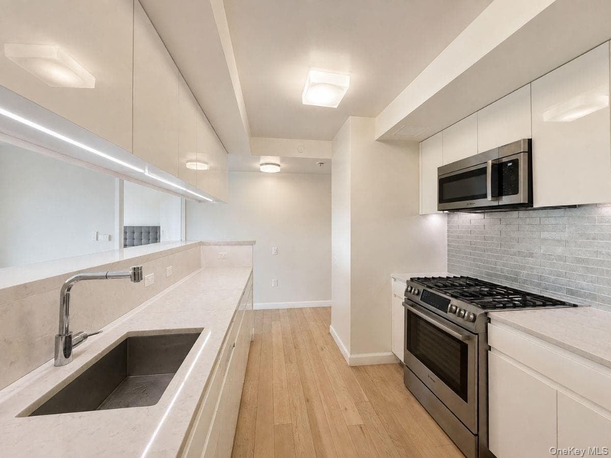 138-35 39th Avenue Unit: 6H thumbnail 5