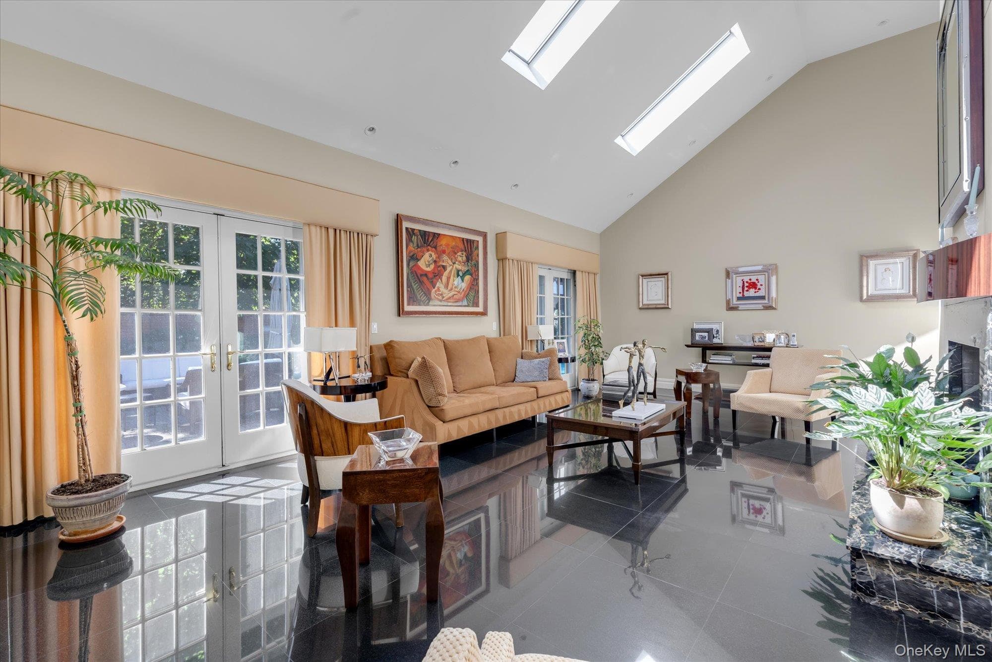 224 Beverly Road thumbnail 2